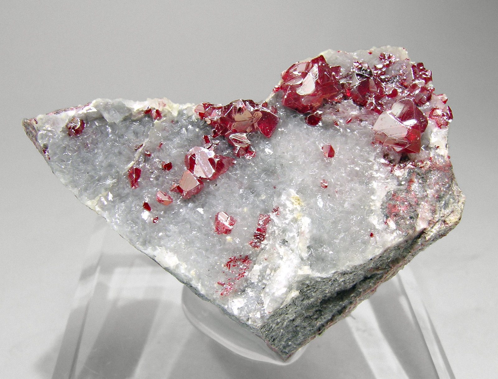 specimens/s_imagesM8/Cinnabar-NH47M8f.jpg