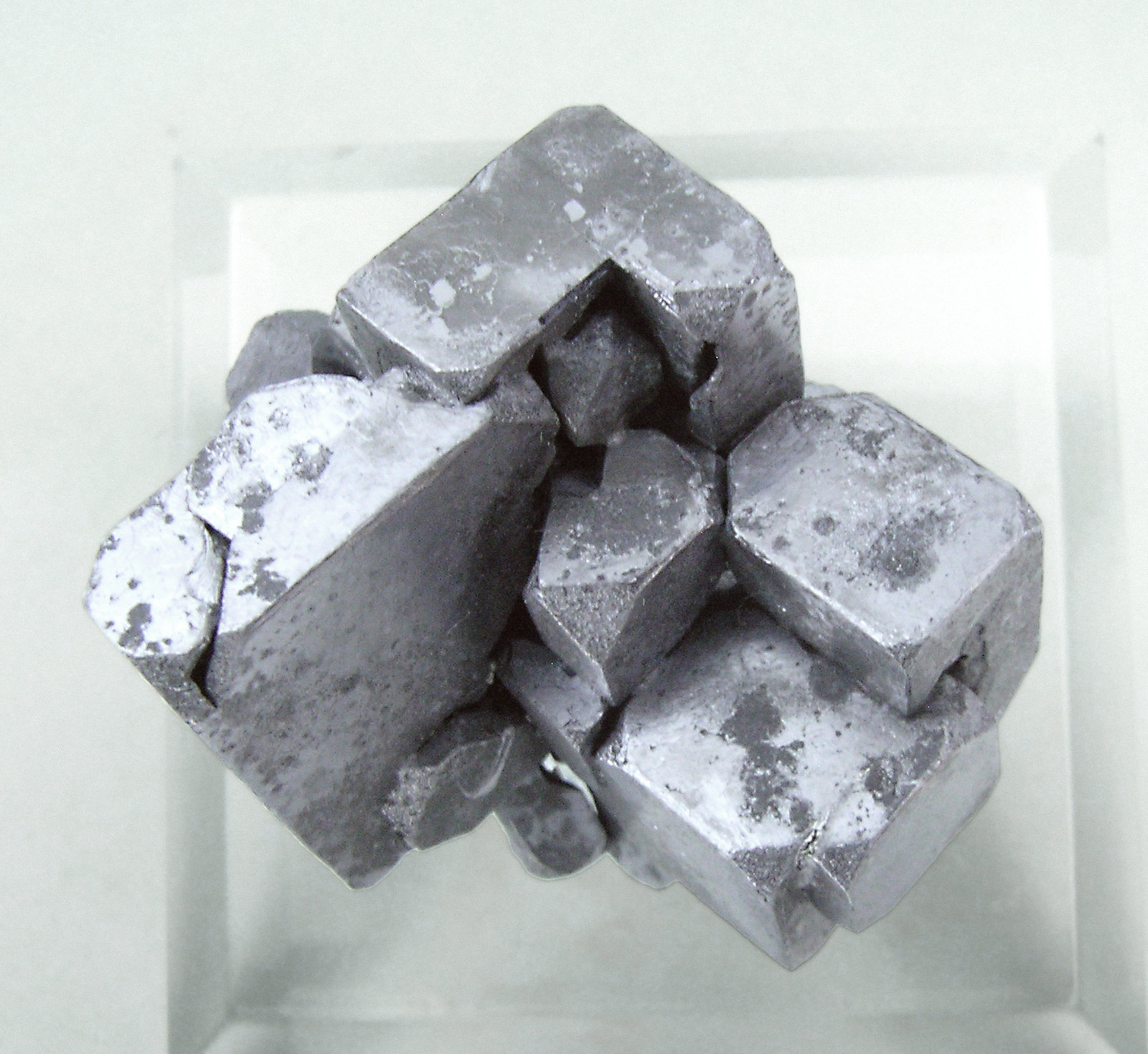 specimens/s_imagesM9/Galena-MH26M9t.jpg