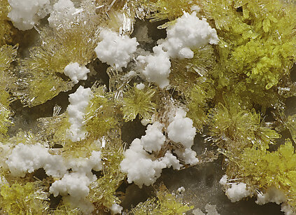 Gearksutite with Creedite and Quartz. 