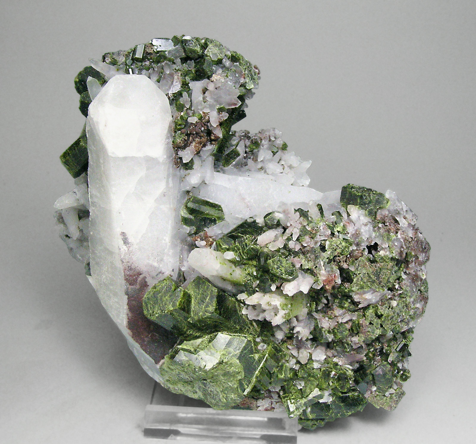 specimens/s_imagesN3/Epidote-NK63N3f.jpg