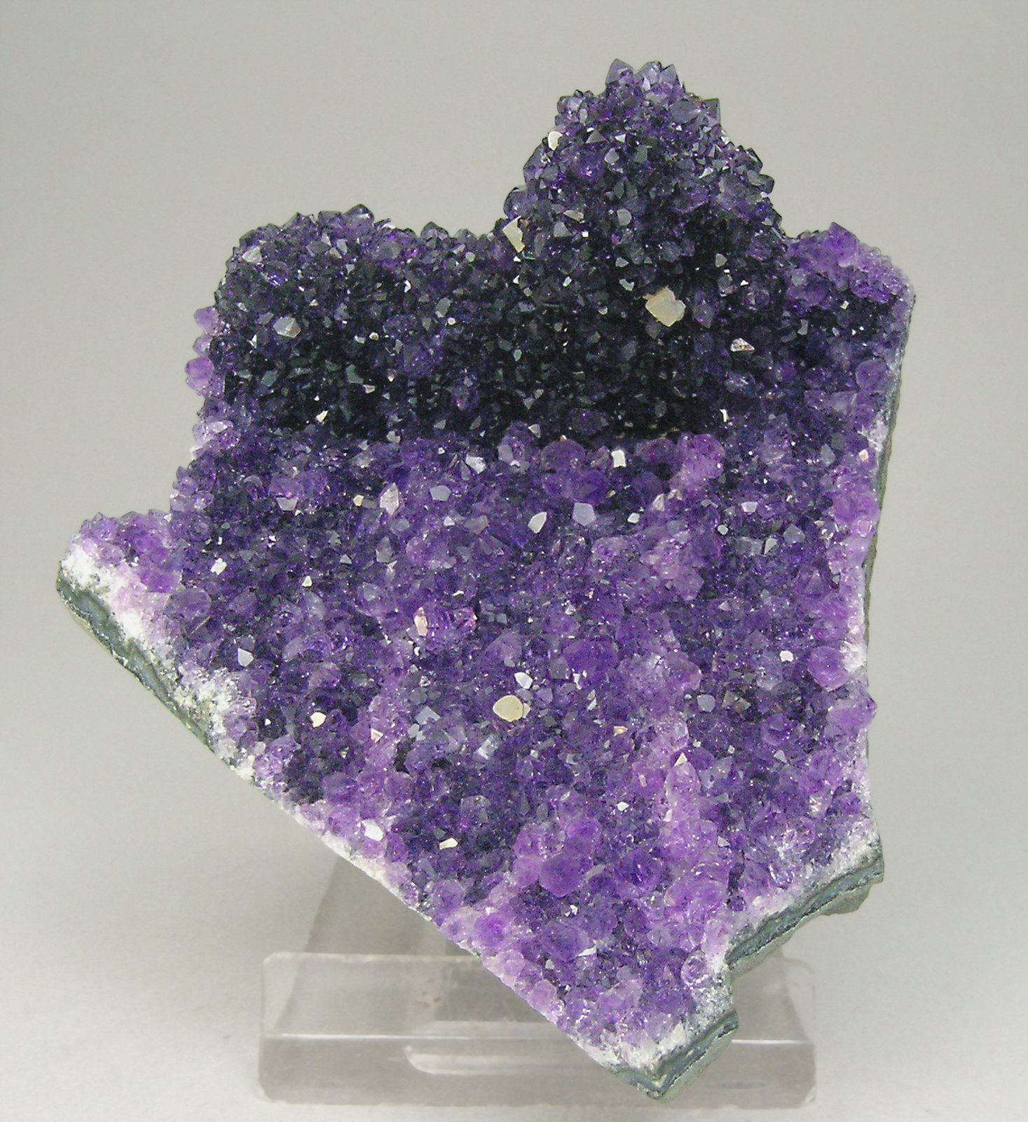 specimens/s_imagesN4/Quartz_amethyst-AR17N4f.jpg
