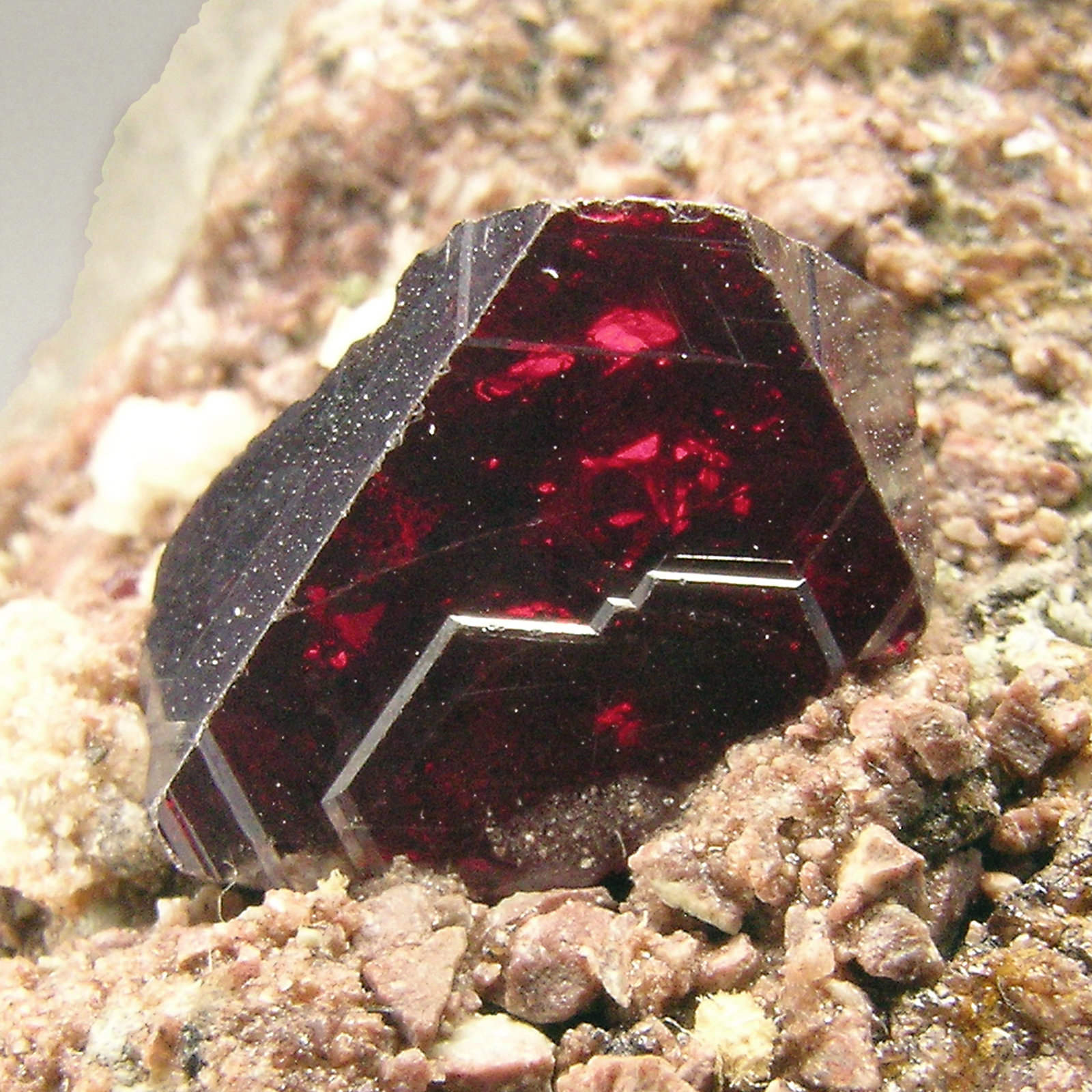 specimens/s_imagesN6/Cuprite-AJ96N6d.jpg