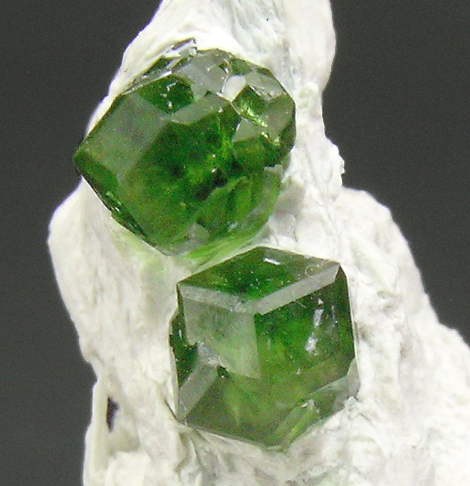 specimens/s_imagesN8/Andradite_Demantoid-TE47N8d.jpg