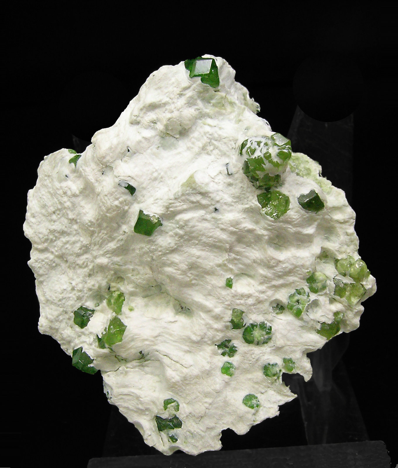 specimens/s_imagesN8/Andradite_Demantoid-TY76N8f.jpg