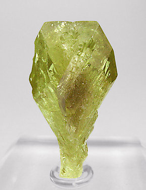 Twinned Chrysoberyl. Front