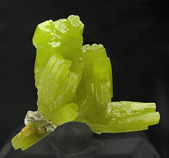 Pyromorphite. Rear