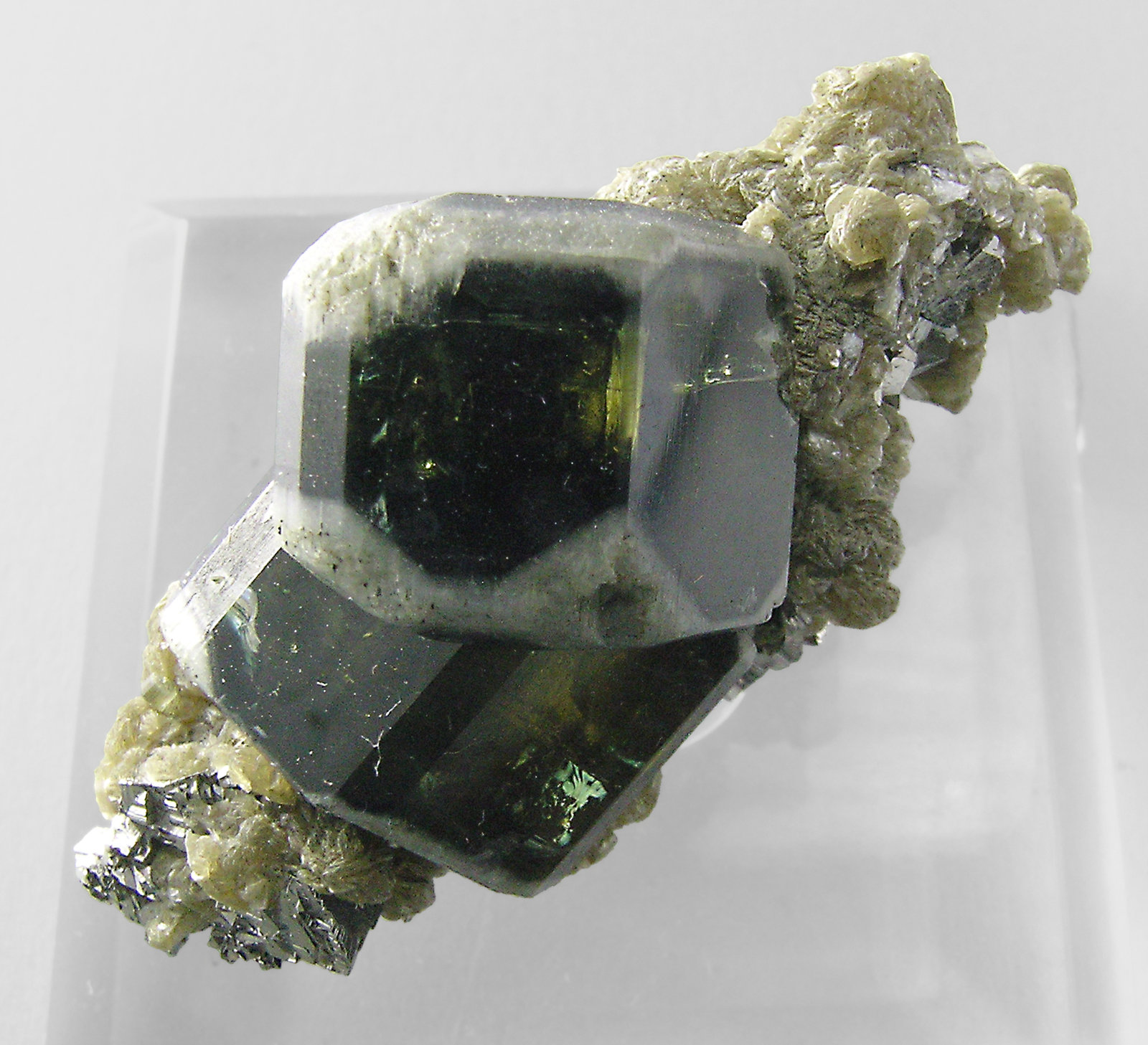 specimens/s_imagesP1/Apatite_CaF-AZ50P1t.jpg