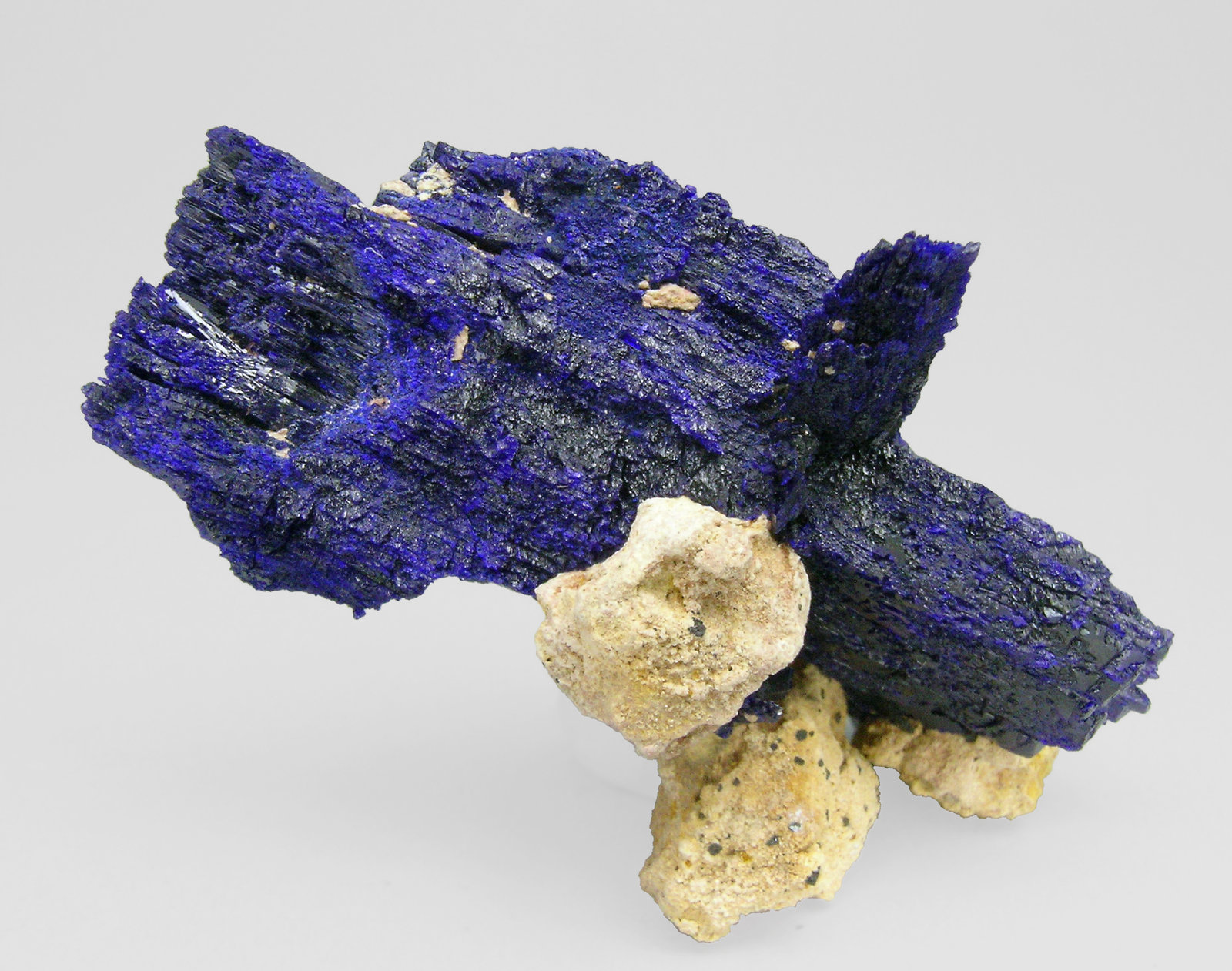 specimens/s_imagesP2/Azurite-NH46P2r.jpg