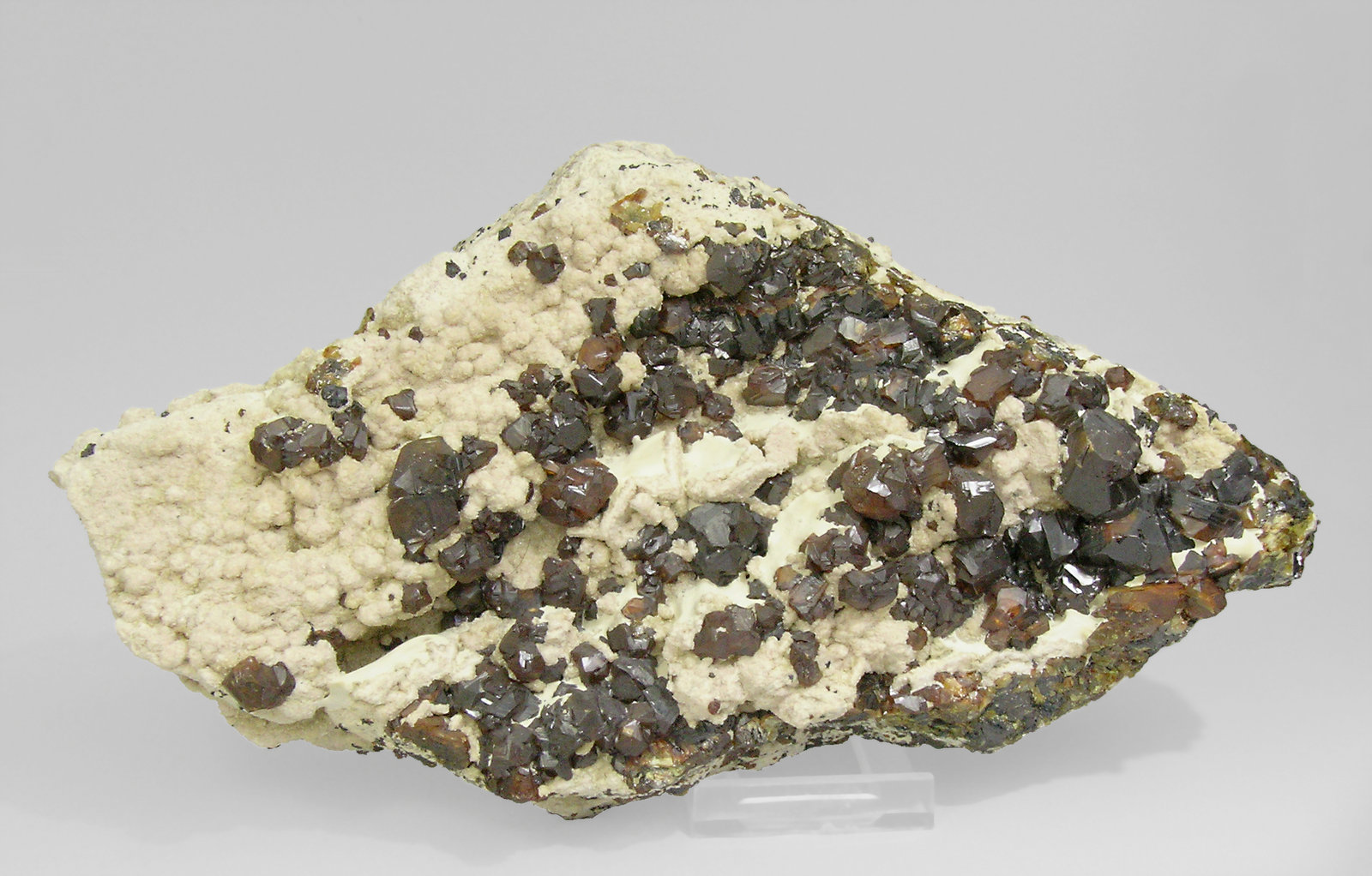specimens/s_imagesP4/Sphalerite-EL86P4f.jpg
