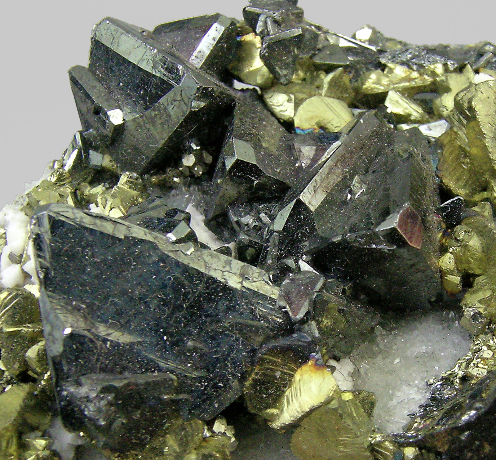 specimens/s_imagesP6/Chalcopyrite-ER49P6d1.jpg