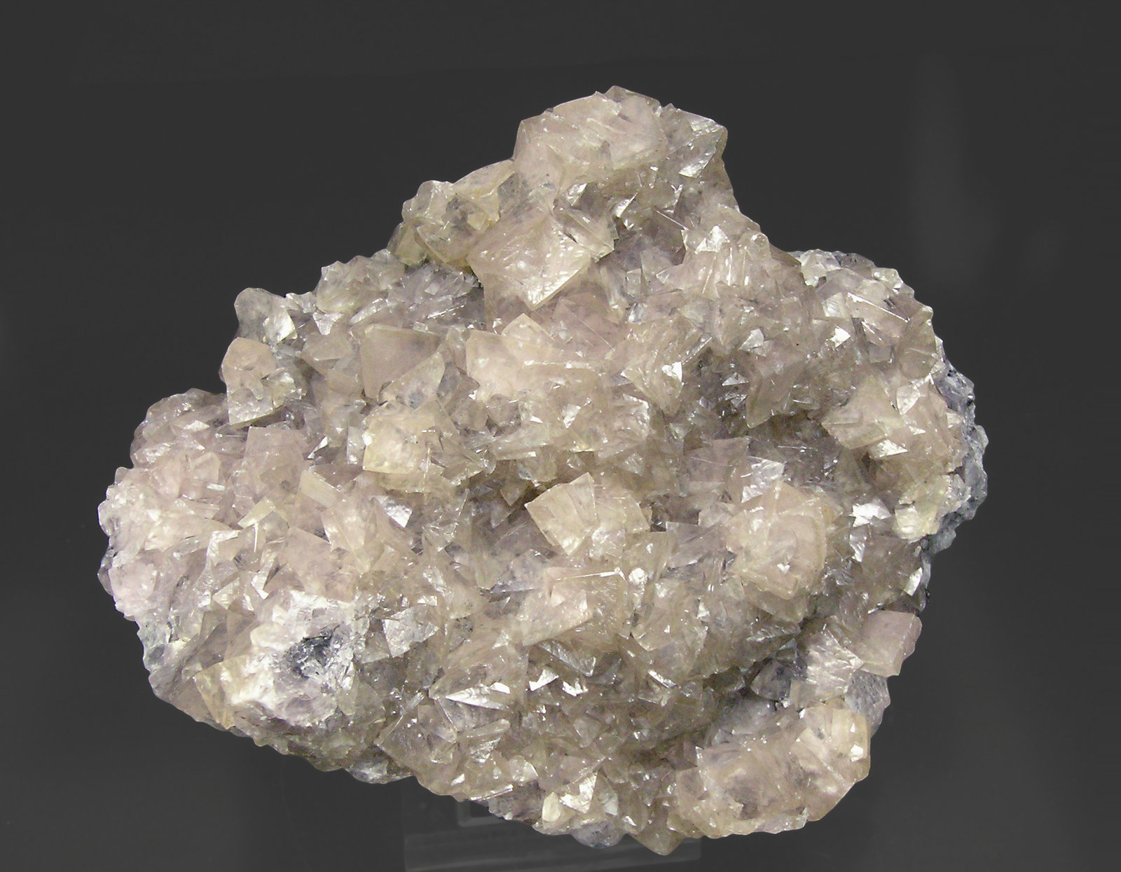 specimens/s_imagesP8/Smithsonite-RM67P8f.jpg
