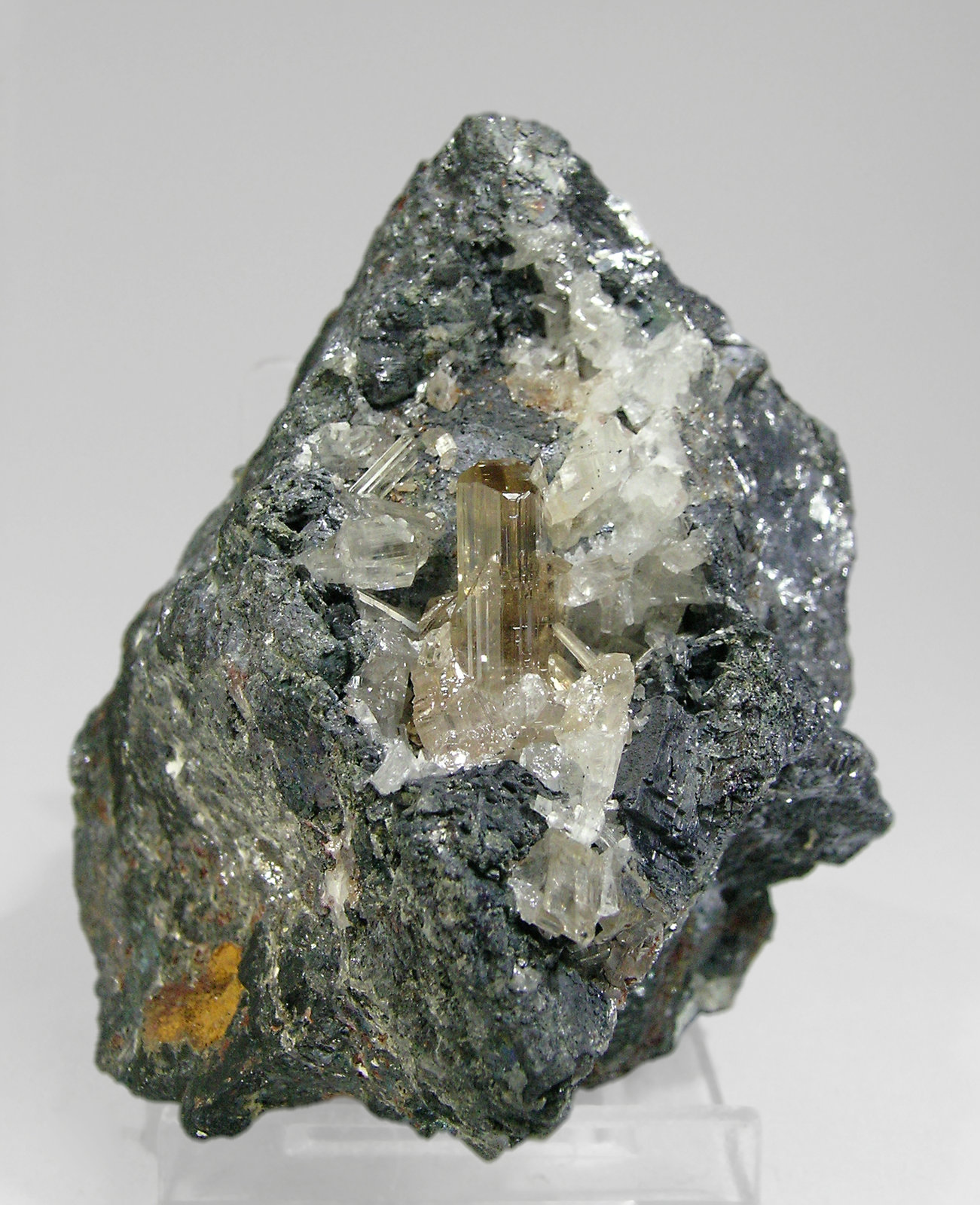 specimens/s_imagesP9/Cerussite-GJ86P9f.jpg