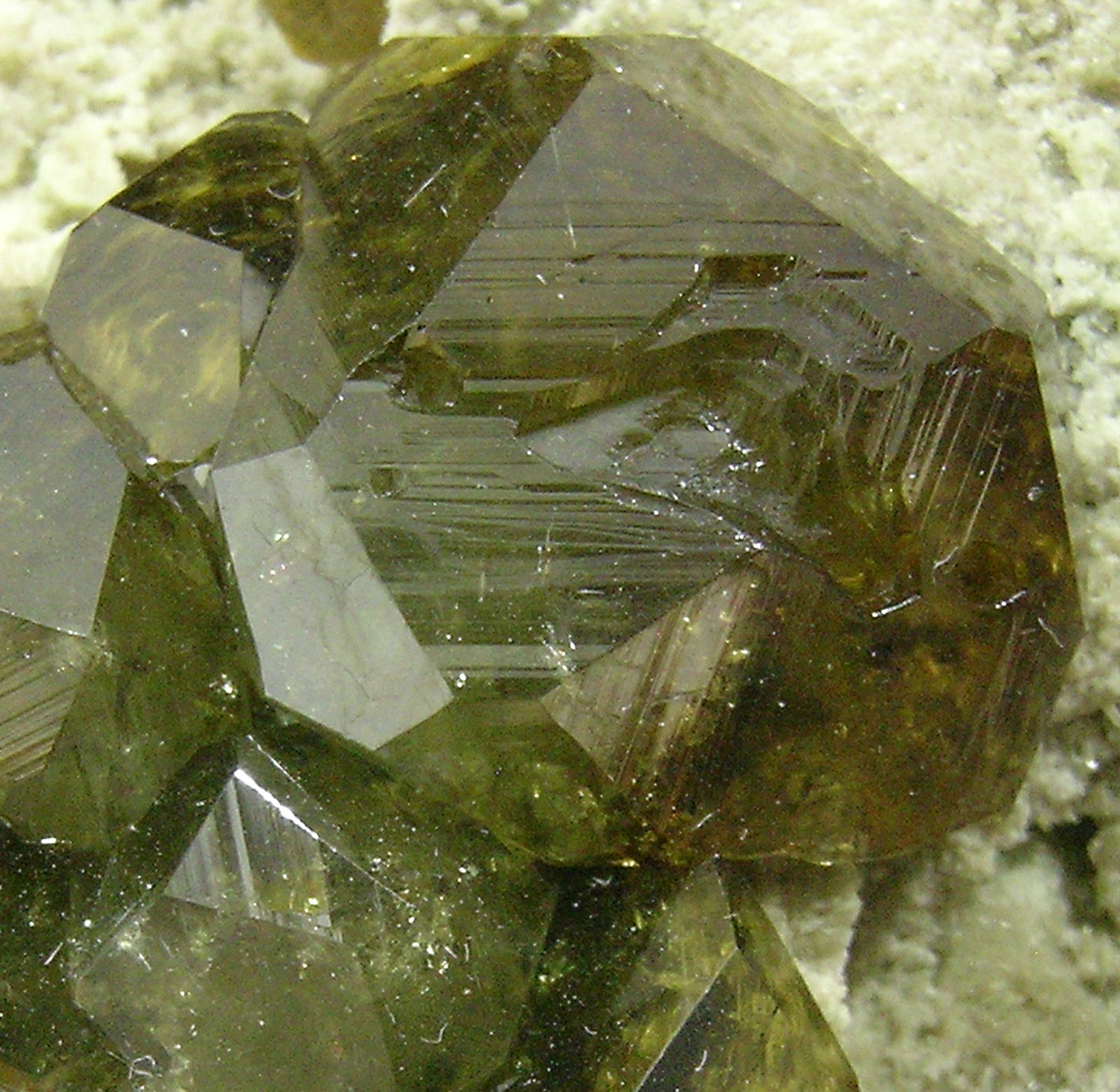 specimens/s_imagesQ0/Andradite_Topazolite-TE51Q0d.jpg