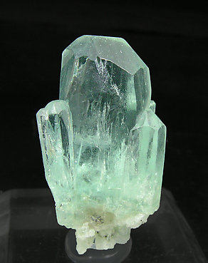 Beryl (variety aquamarine). Rear