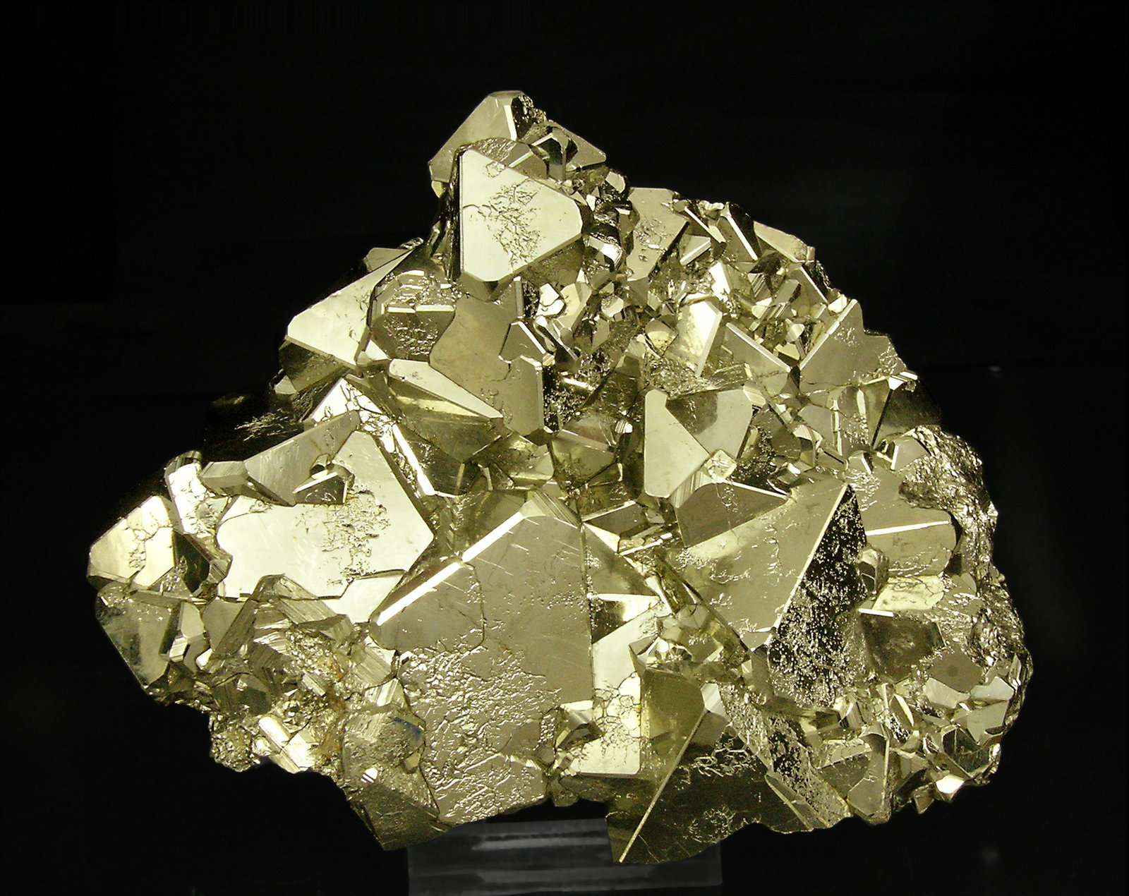 specimens/s_imagesQ1/Pyrite-GB86Q1f.jpg