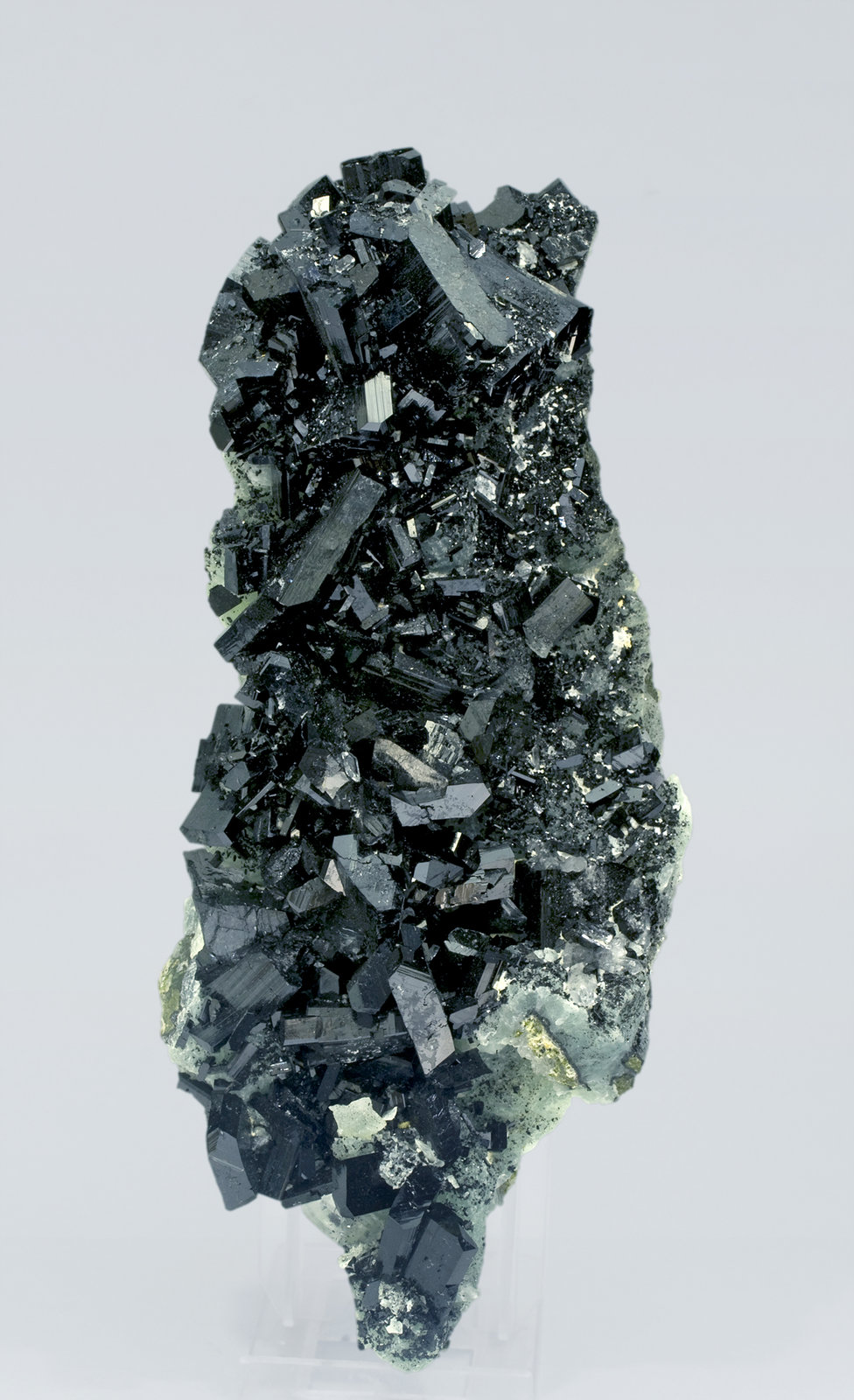 specimens/s_imagesR3/Babingtonite-TA98R3s.jpg