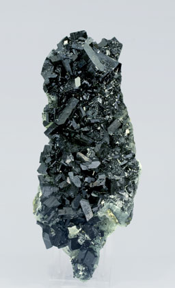 Babingtonite with Prehnite and Quartz. Side