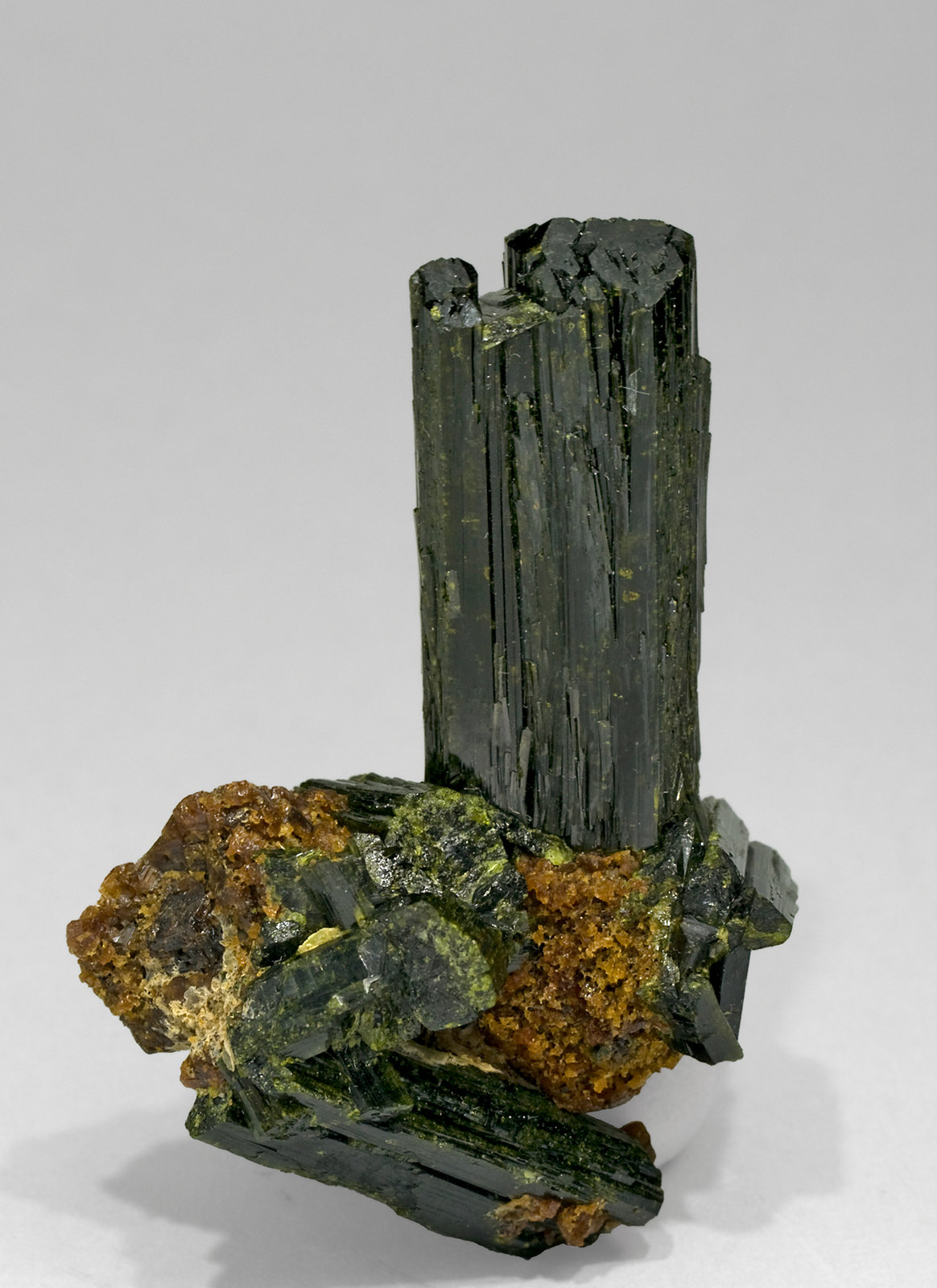 specimens/s_imagesR4/Epidote-TH76R4f.jpg