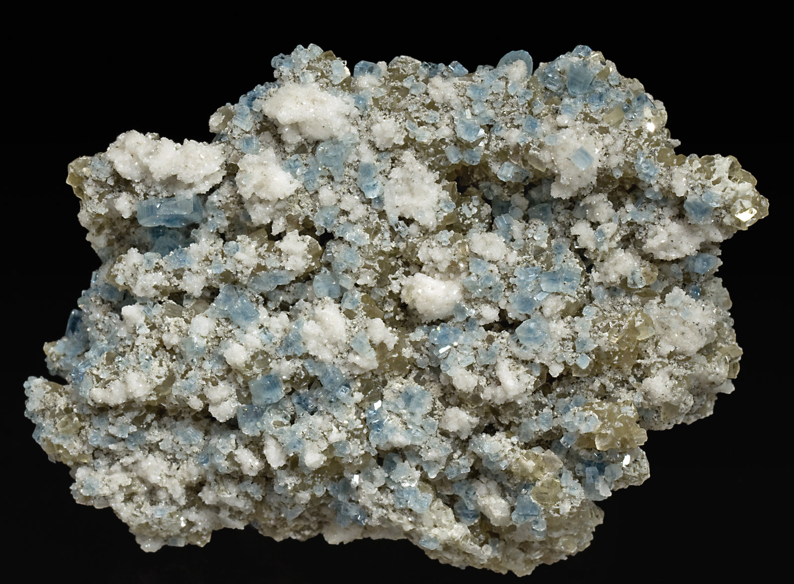 specimens/s_imagesR4/Fluorapatite-EF12R4f.jpg