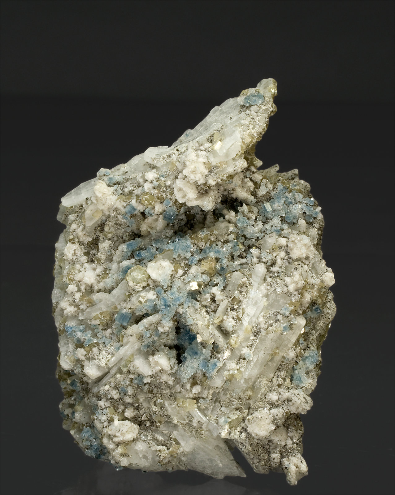 specimens/s_imagesR4/Fluorapatite-EG13R4f.jpg