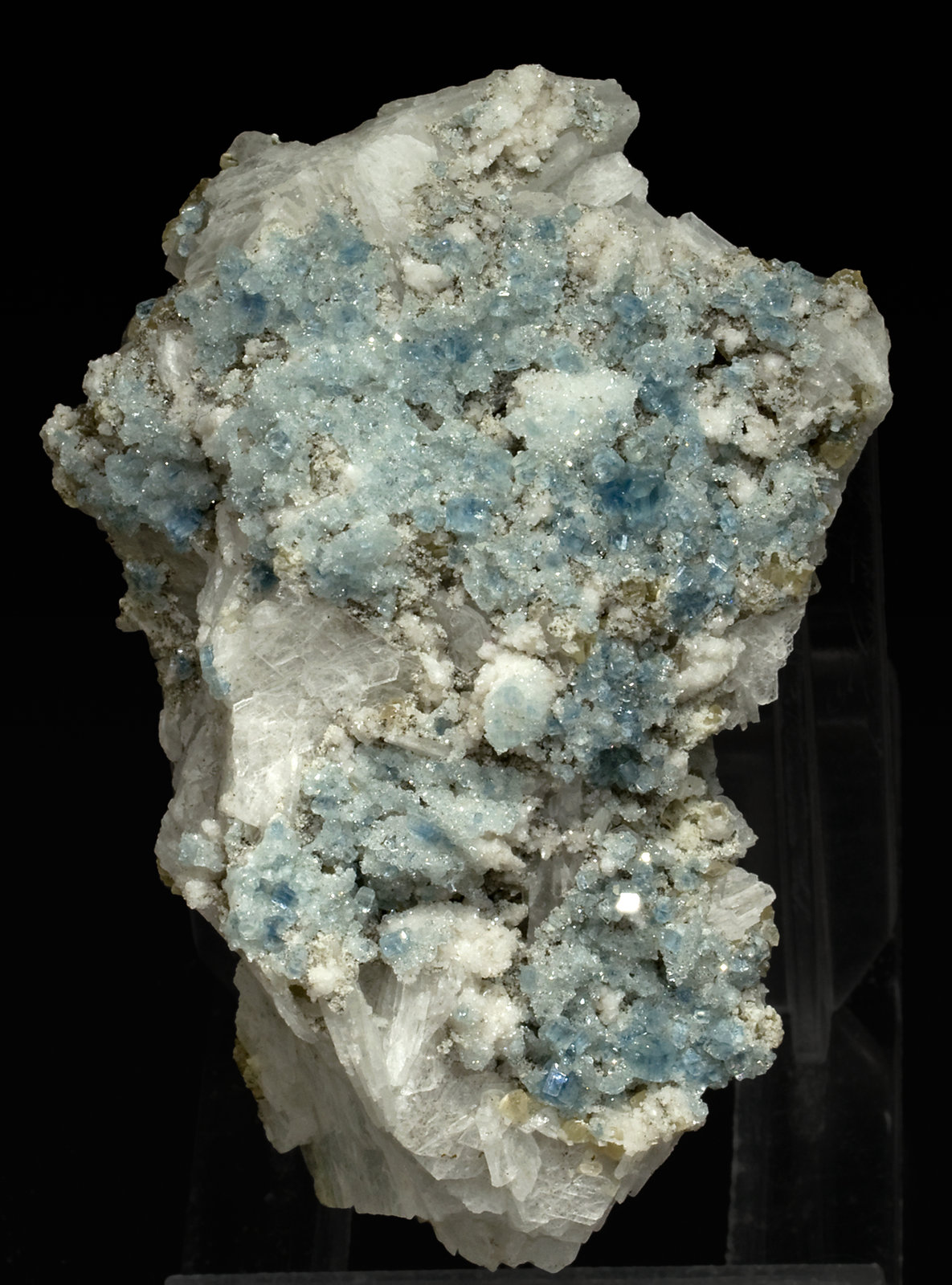 specimens/s_imagesR4/Fluorapatite-EL14R4f.jpg