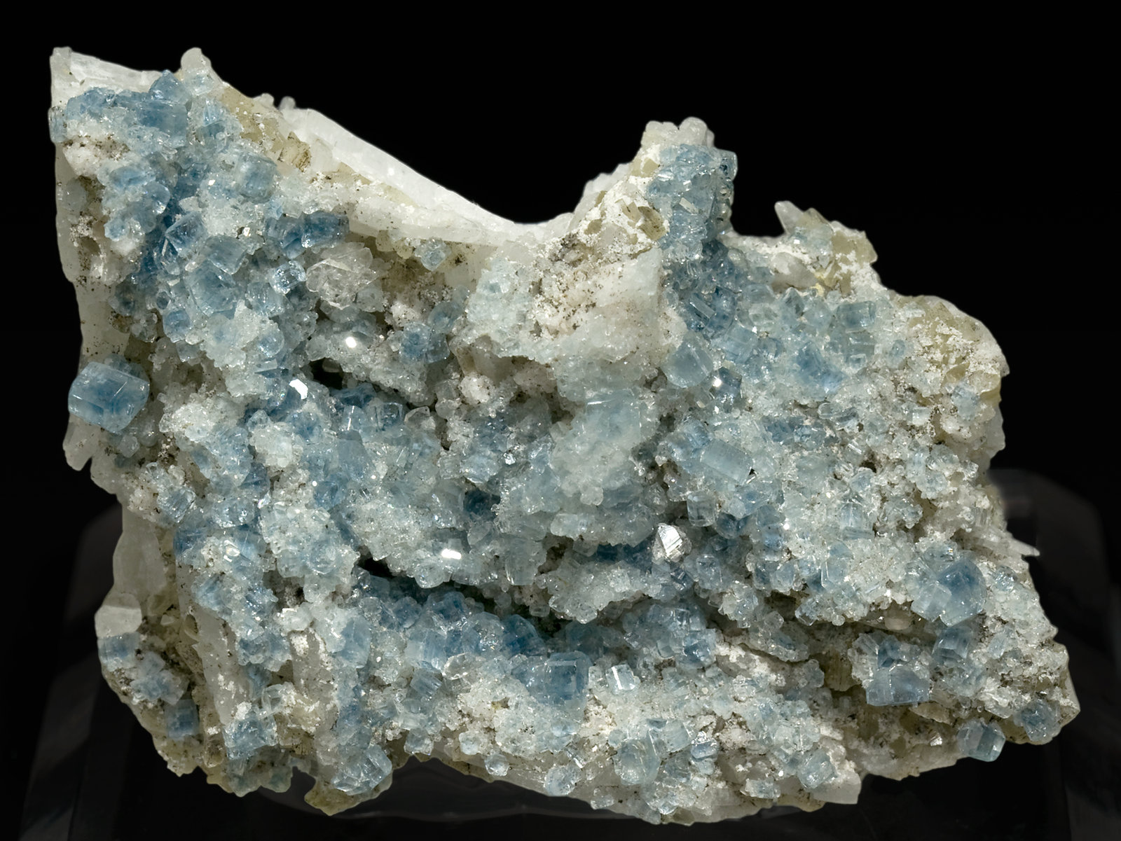 specimens/s_imagesR4/Fluorapatite-ET6R4f.jpg