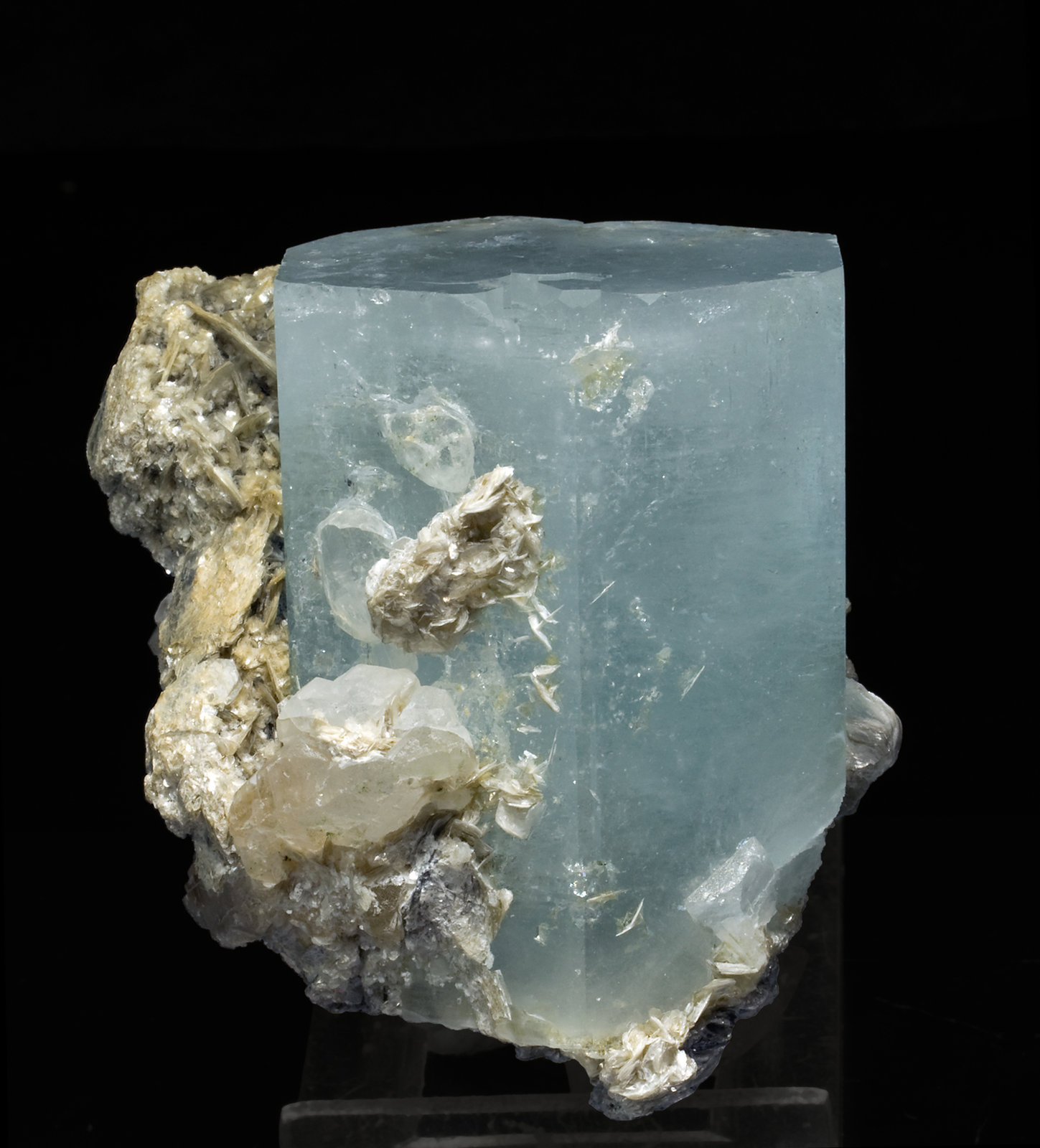 specimens/s_imagesR6/Beryl_Aquamarine-GB49R6f.jpg