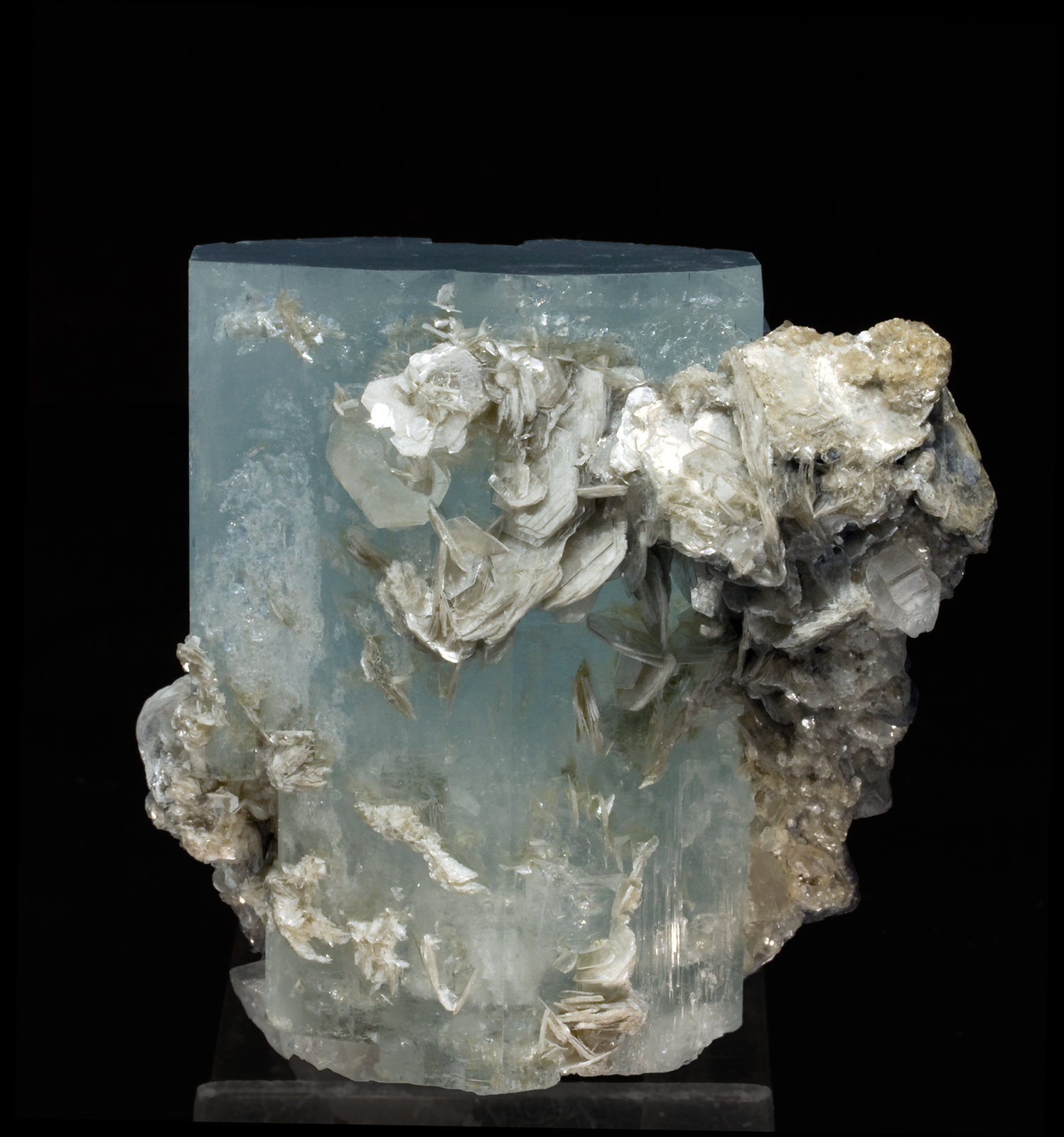 specimens/s_imagesR6/Beryl_Aquamarine-GB49R6r.jpg