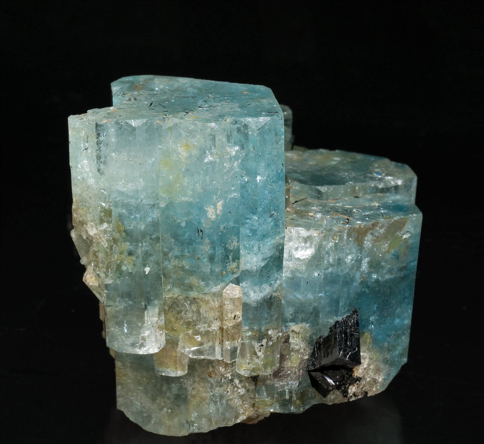 specimens/s_imagesR6/Beryl_Aquamarine-MA90R6f.jpg