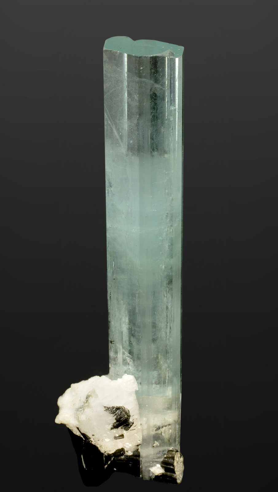 specimens/s_imagesS3/Beryl_Aquamarine-MG92S3f.jpg