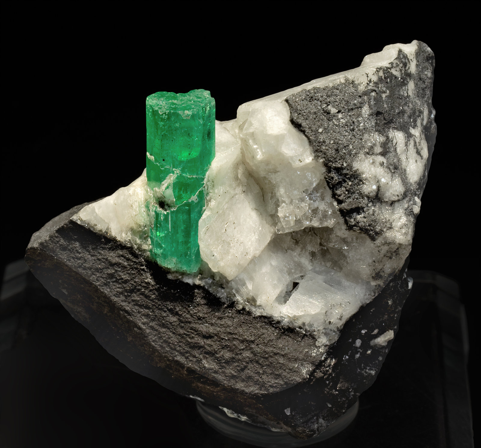specimens/s_imagesS3/Beryl_Emerald-MV70S3f.jpg