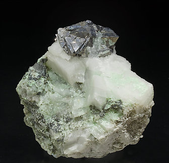 Gersdorffite with Calcite and Annabergite. 