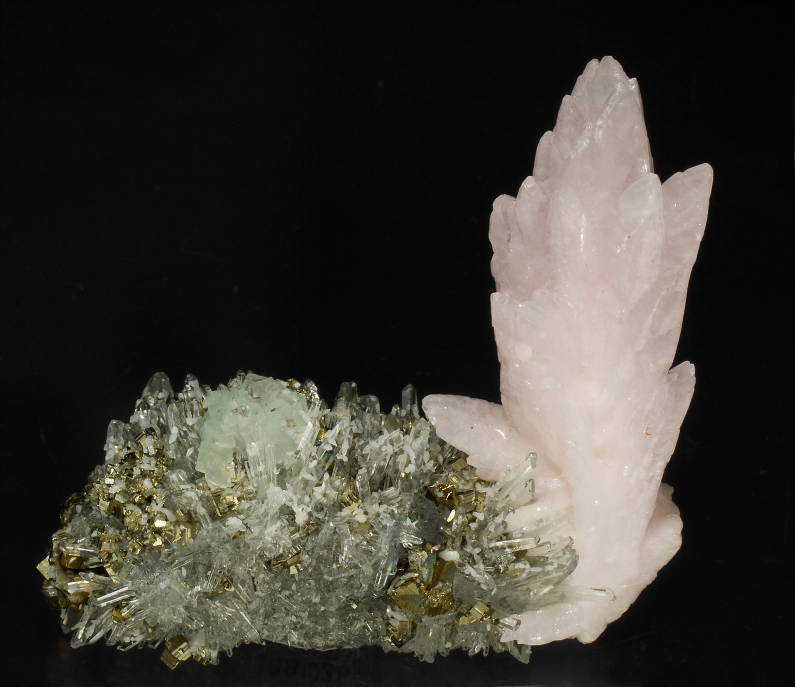 specimens/s_imagesT1/Calcite-MV27T1f.jpg