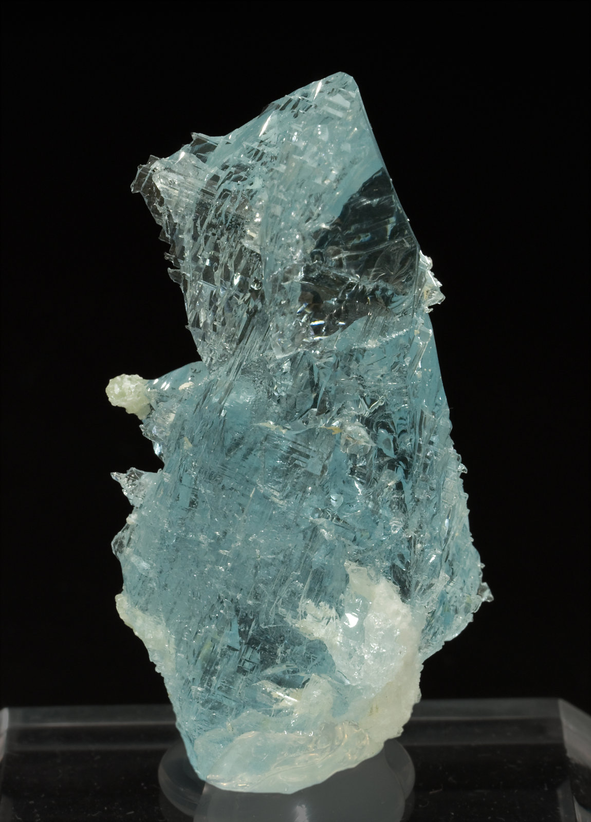 specimens/s_imagesT2/Topaz-MB68T2r.jpg