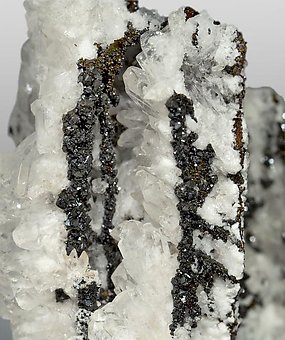 Descloizite with Calcite. 