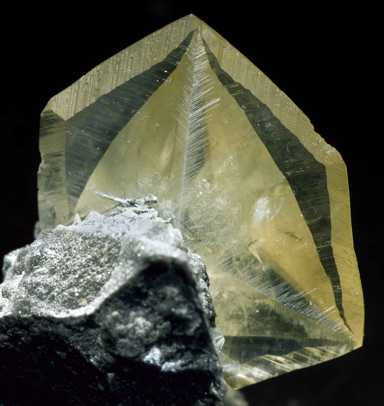 specimens/s_imagesT6/Calcite-EA96T6r.jpg