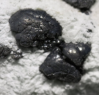 Villaman�nite with Calcite. 