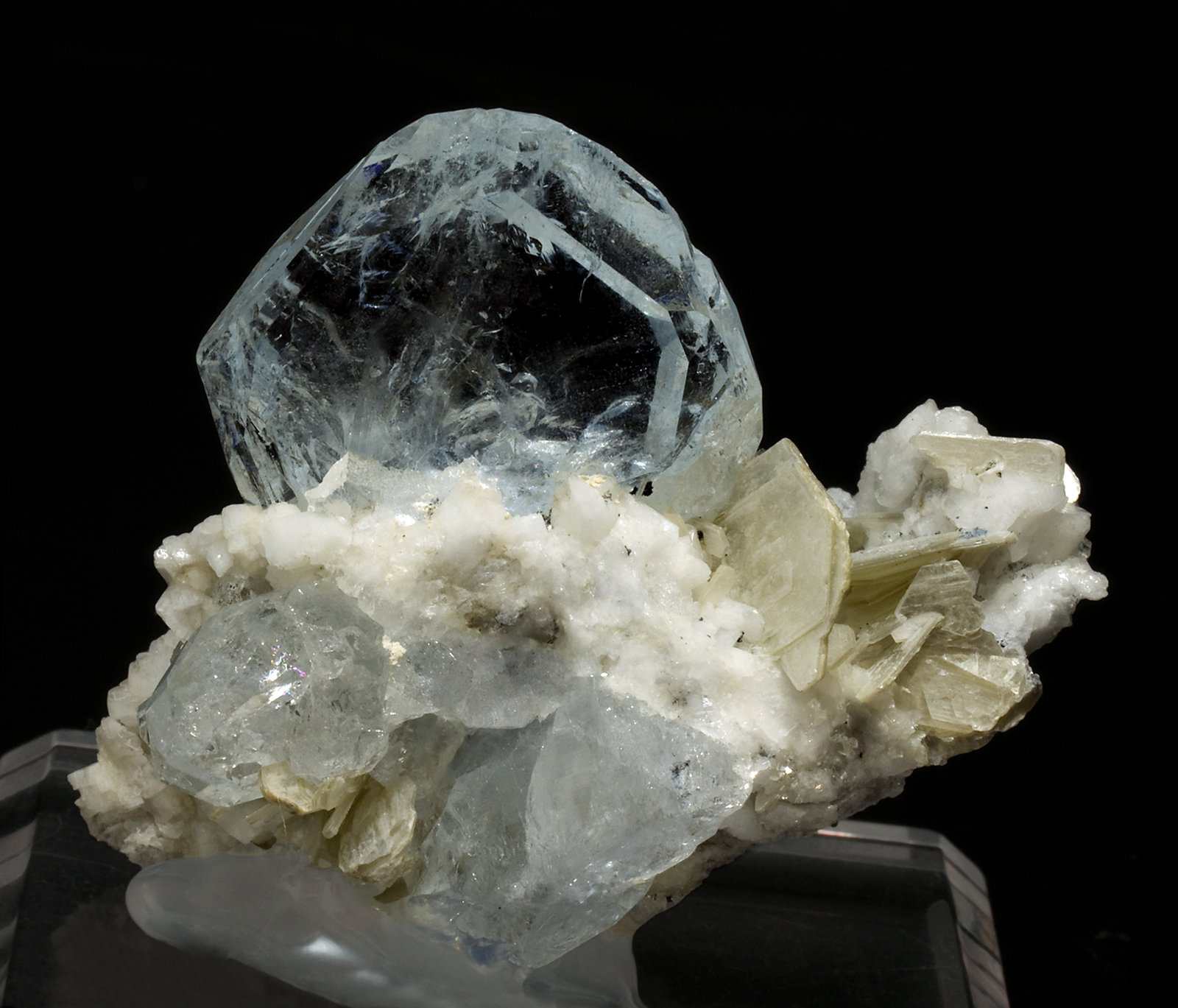 specimens/s_imagesT7/Beryl_Aquamarine-EM99T7r.jpg