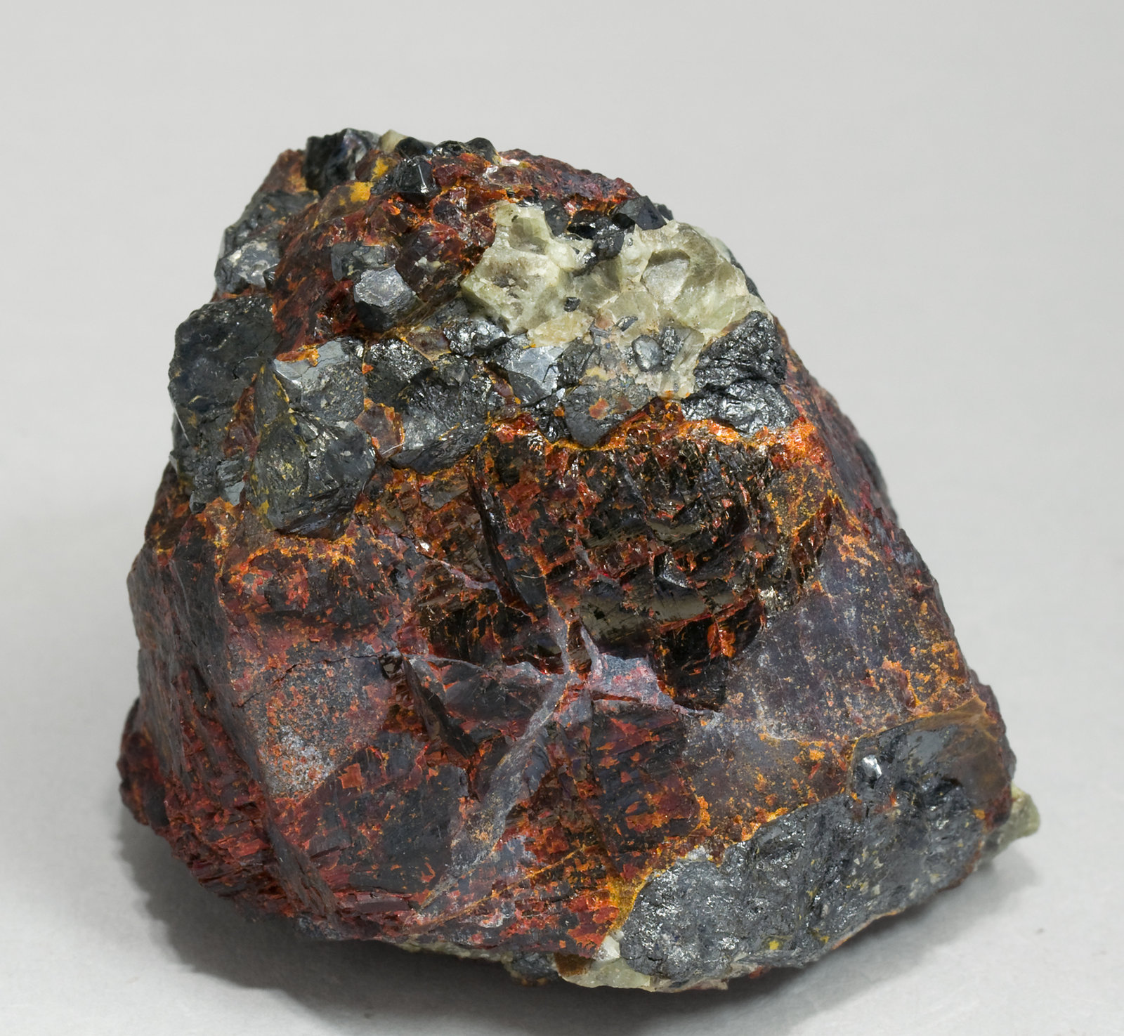 specimens/s_imagesT8/Zincite-RQ14T8f.jpg