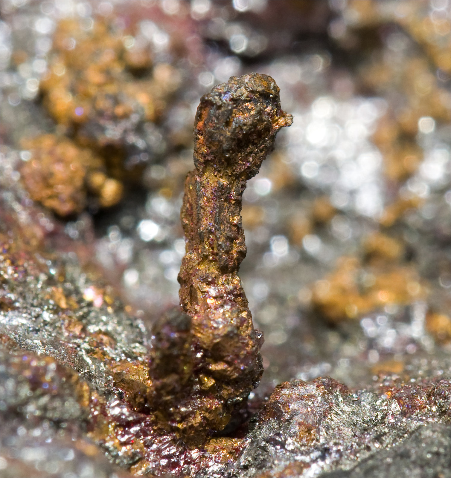 specimens/s_imagesV0/Cuprite-RA60V0d2.jpg