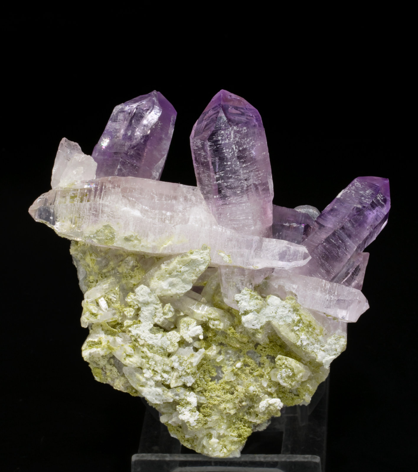 specimens/s_imagesV0/Quartz_Amethyst-RC86V0r.jpg