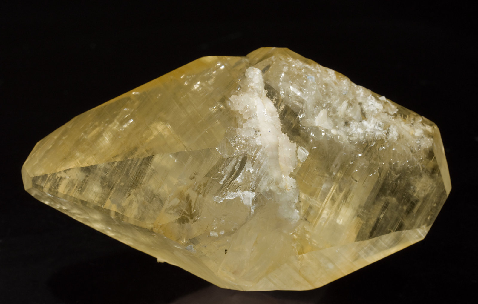 specimens/s_imagesV5/Calcite-NE16V5r.jpg