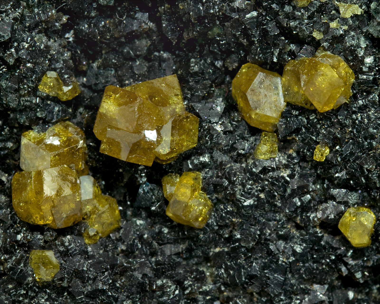 specimens/s_imagesW0/Topazolite-JD90W0d.jpg