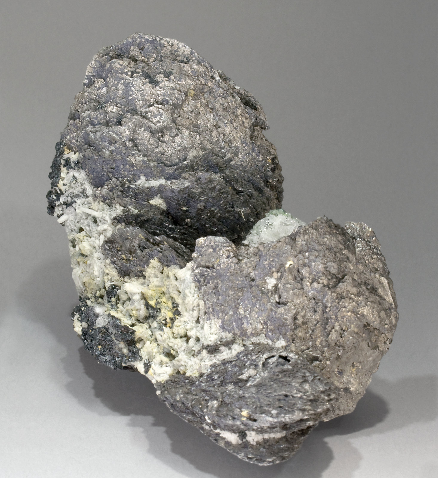 specimens/s_imagesW1/Lollingite-TT88W1r.jpg