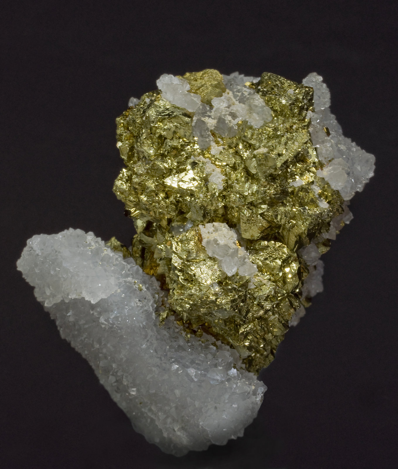 specimens/s_imagesW2/Chalcopyrite-EC16W2f.jpg