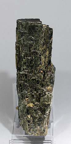 Hedenbergite with Quartz and Calcite. Front