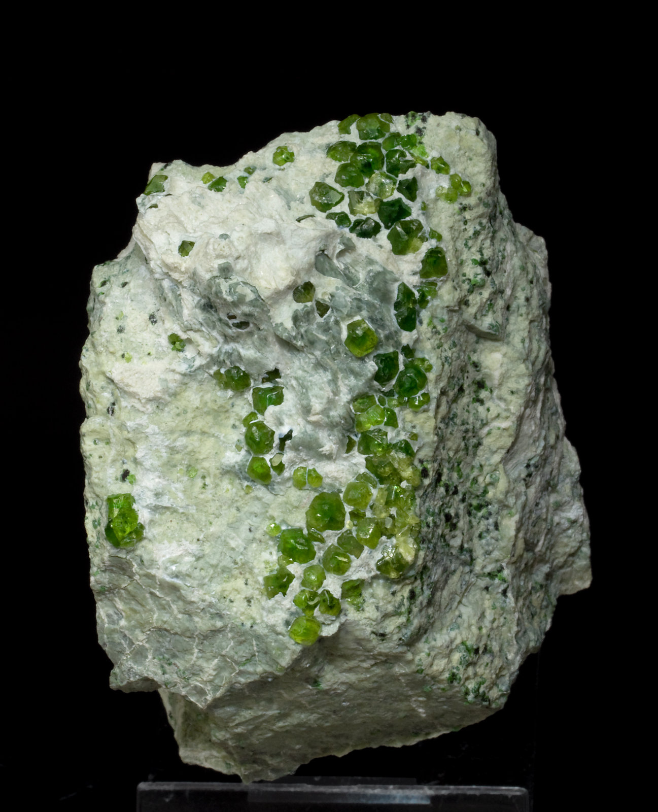 specimens/s_imagesW8/Andradite_Demantoid-EC36W8f.jpg