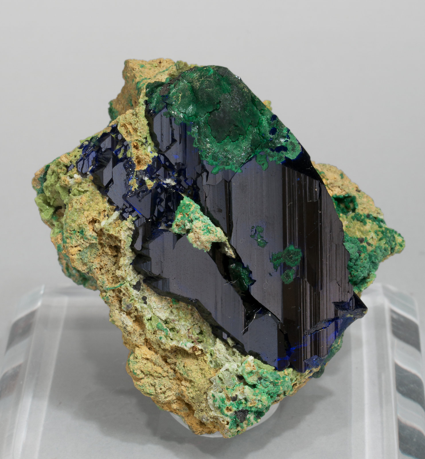 specimens/s_imagesX1/Azurite-MD16X1f.jpg
