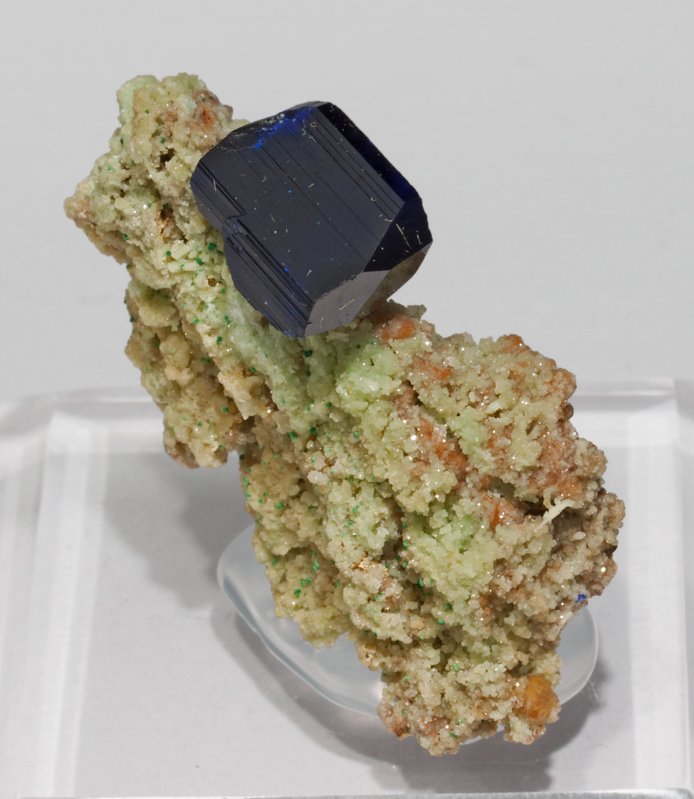 specimens/s_imagesX1/Azurite-MJ67X1f.jpg