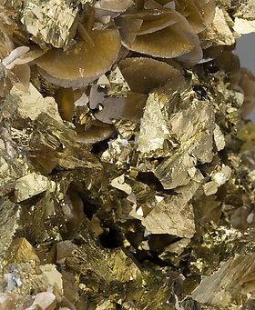 Chalcopyrite with Siderite. 